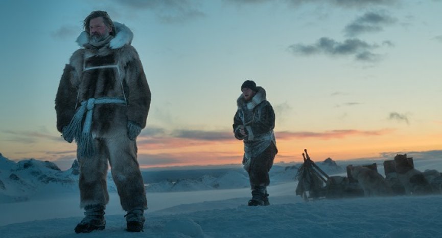 Netflix電影《霜雪極地》公開正式預告！《冰與火》「詹姆」受困雪地奮力求生
