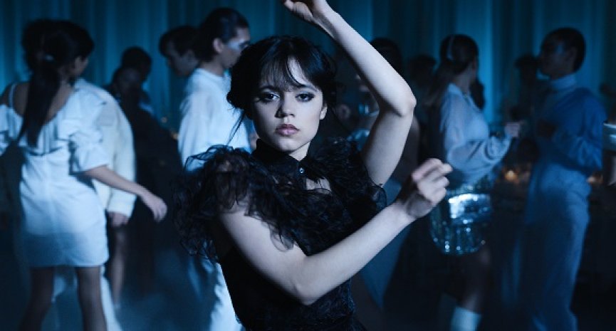 Netflix《星期三》「詭異舞蹈」成亮點！主演珍娜奧蒂嘉親自編舞