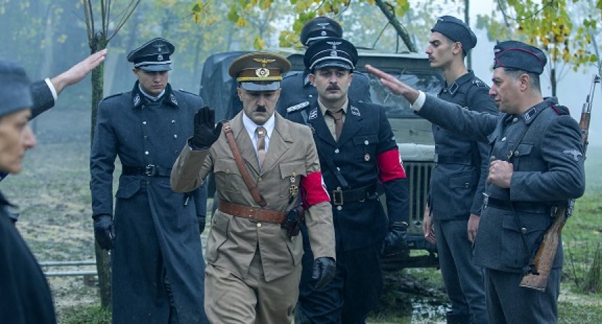 《片場風暴》大展伊朗荒謬社會寫實！「貧民版希特勒」奪影帝寶座