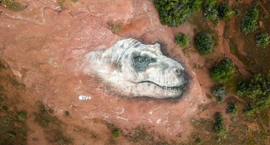 地表就是天然畫布！Apple TV+《史前地球2》攜藝術家創作巨幅恐龍壁畫 